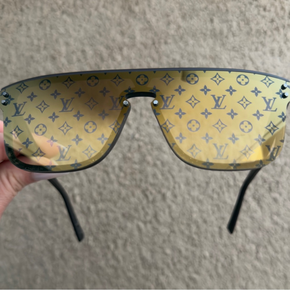 AUTHENTIC LOUIS VUITTON WAIMEA SUNGLASSES